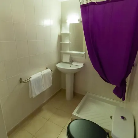 La Barguelonne 酒店 *